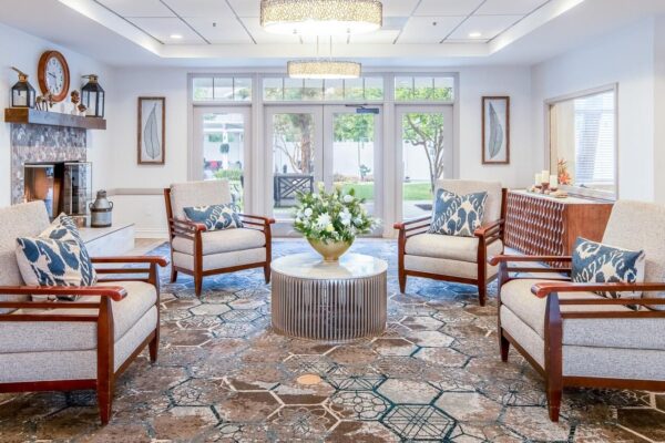 Well-designed senior living interior sitting area for residents by Keynote Creative